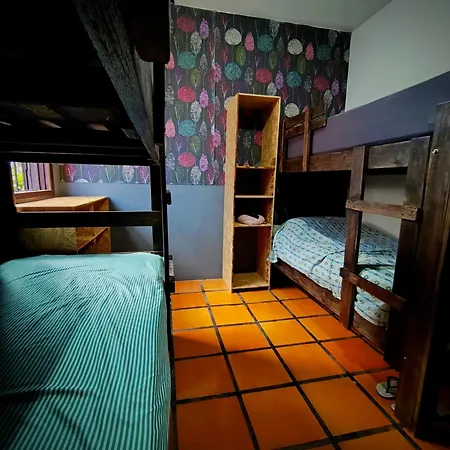 Katsbarnea Hostel-2